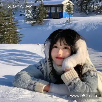 薄霜凤